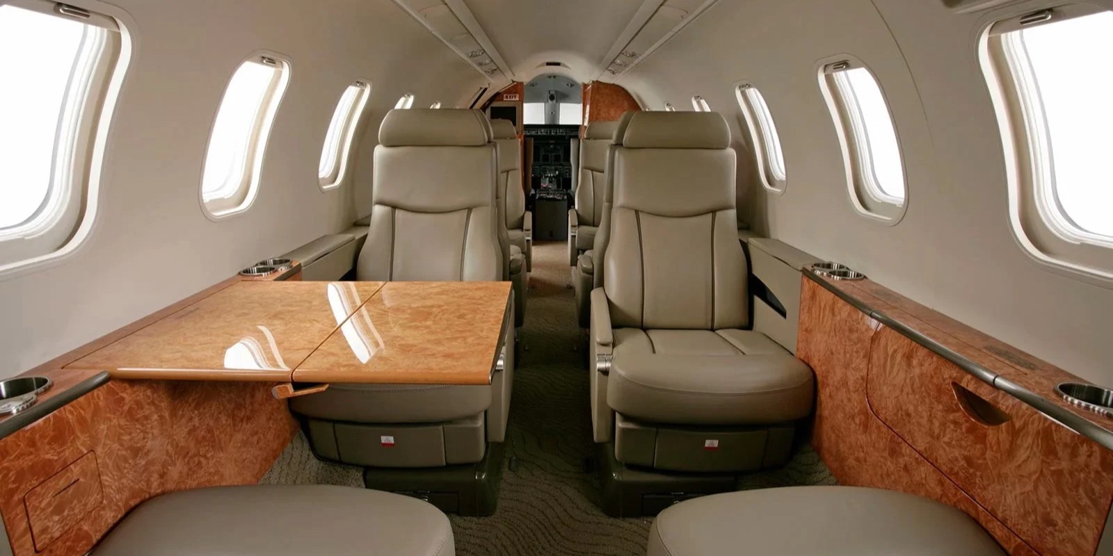 Bombardier Learjet 45 gallery image 2