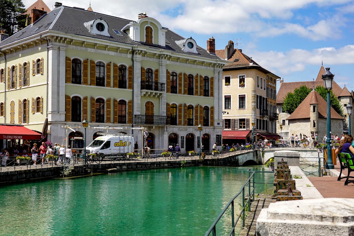 Private jet to Annecy