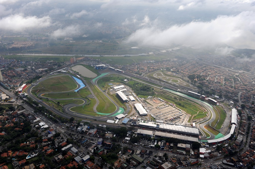 A sudden twist in the Brazilian Grand Prix: Qualifying postponed! Find out why the Formula 1 action was delayed until Sunday 1