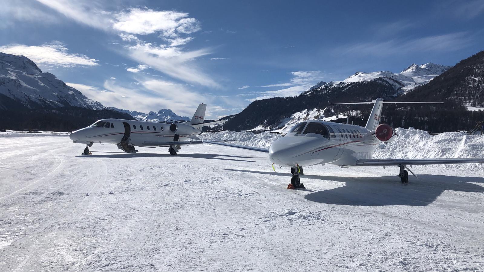 Met een privévliegtuig naar de wintersport