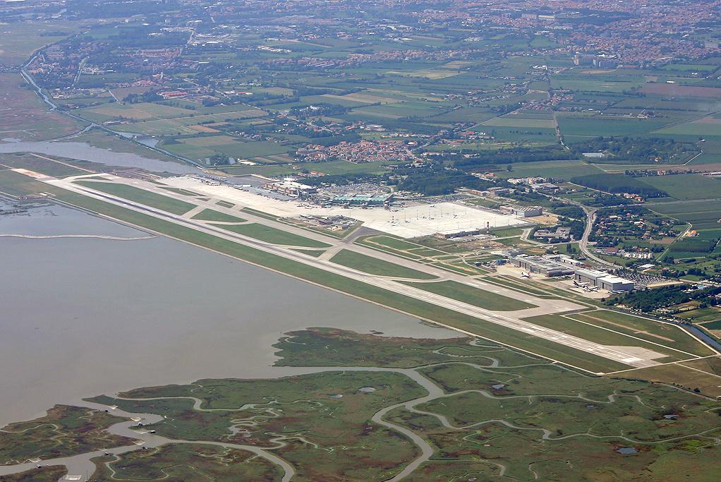 Bezos & Sánchez wedding prompts unprecedented private jet influx in Venice